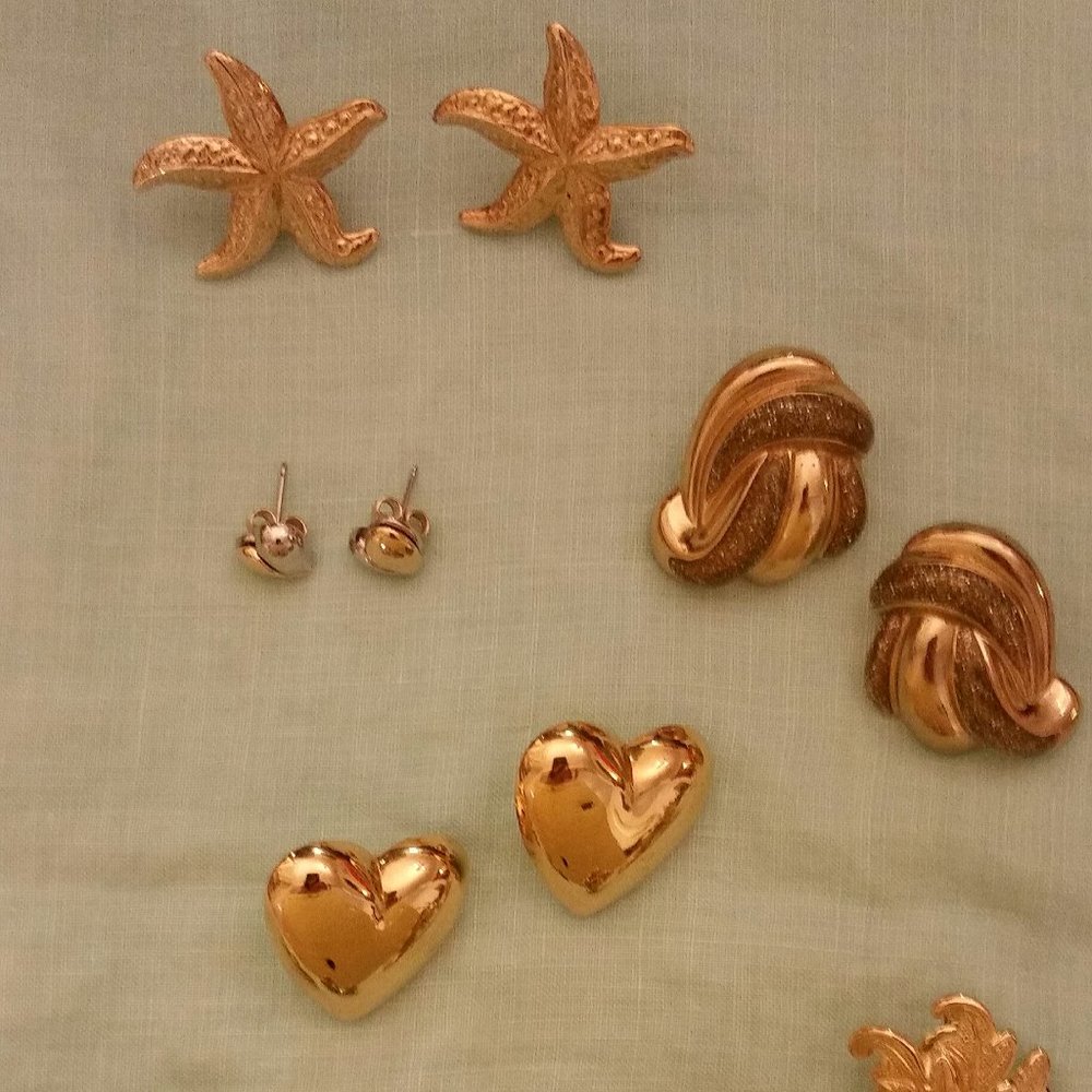 Mixed lot of Vintage Gold-toned Earrings